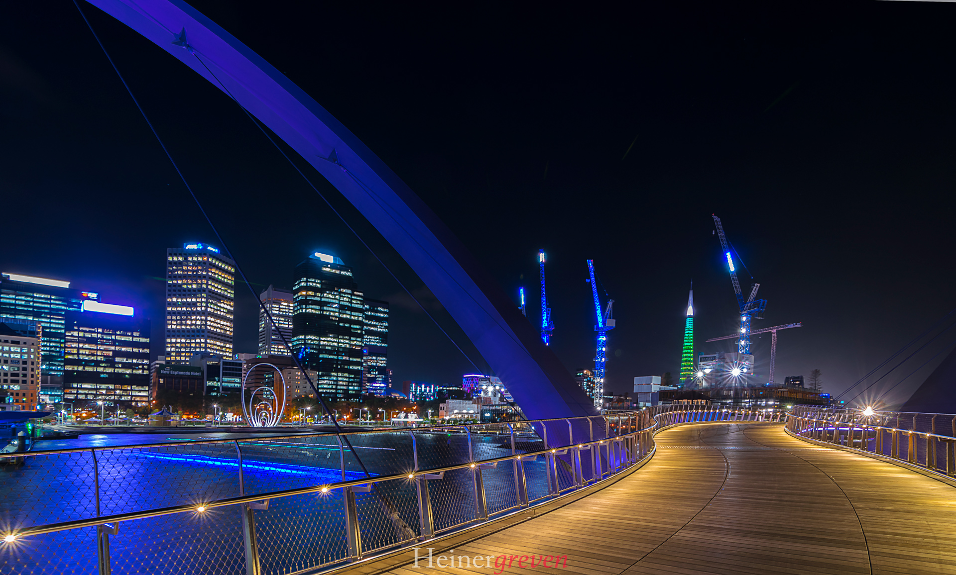 Perth Panorama-Elizabeth-Quay-Bridge-bei-Nacht