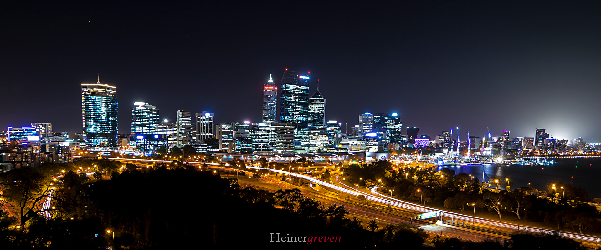 Perth-Skyline-bei-Nacht
