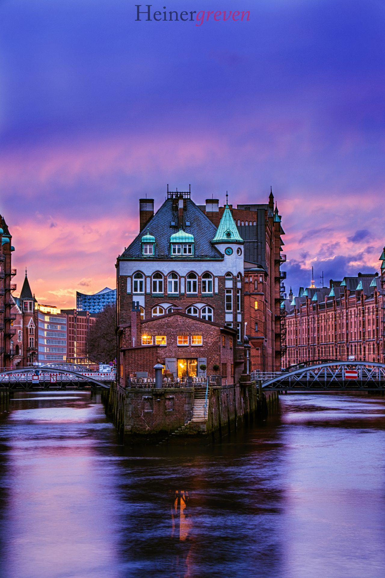 Wasserschloss-Hamburg_Hochformat